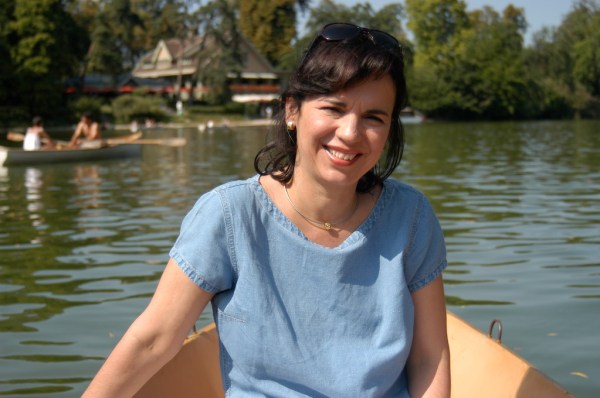 Vicky in a rowboat at the Bois de Boulogne