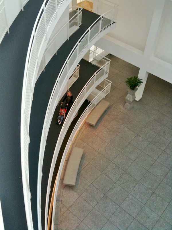 iPhone 3G photo by Robert Leedy, 2009